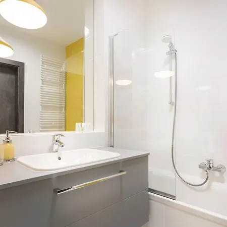 H2 Apartment- Gasiorowskich 4 - Parking Podziemny - Self Check In 24h - Mtp Targi - Pkp - Sklep Netto W Budynku Apartment *